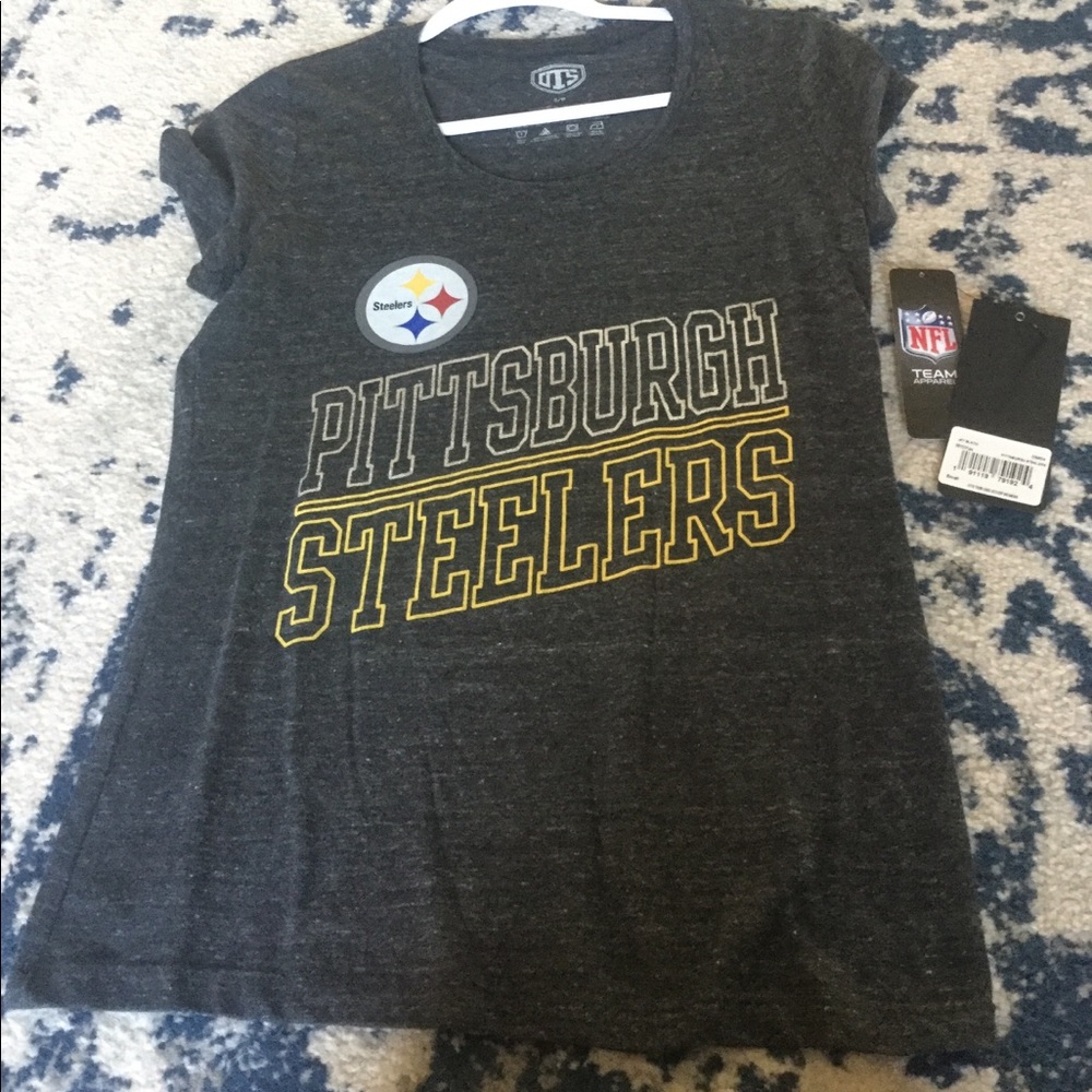 NWT nfl Pittsburgh Steelers T-shirt small